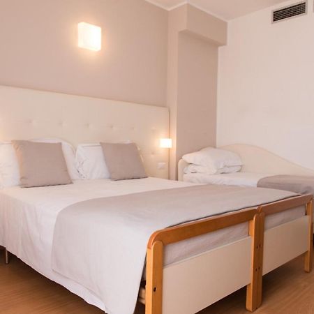 Hotel Ardea Ричоне Екстериор снимка