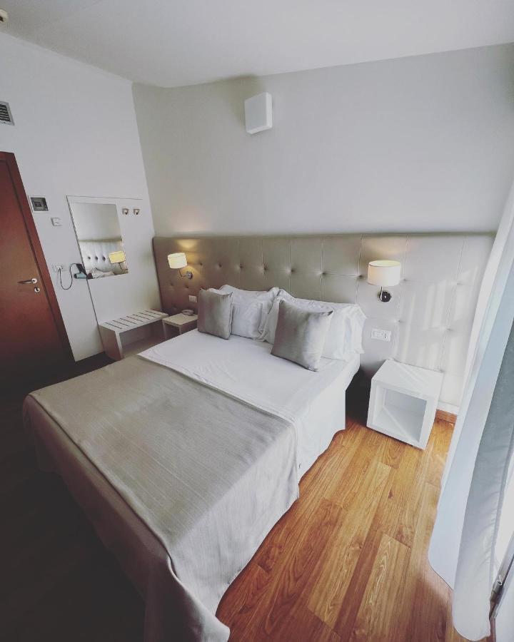 Hotel Ardea Ричоне Екстериор снимка