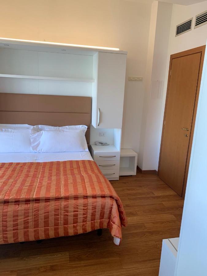 Hotel Ardea Ричоне Екстериор снимка